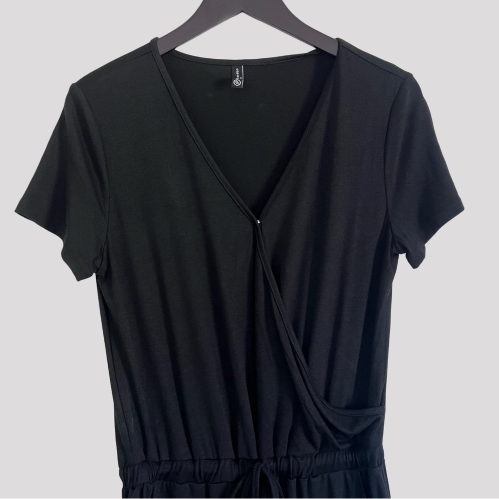 Elegant Black Women's Jumpsuit - Picture 7 of 10